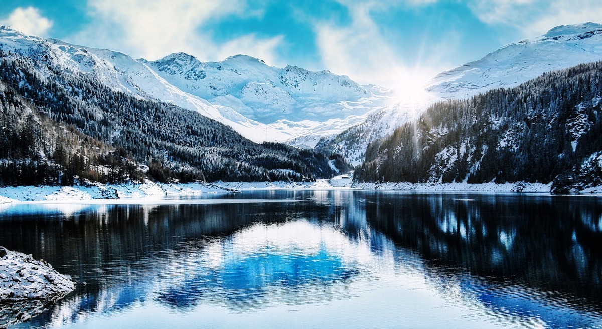 mountains-4777410_1920.jpg